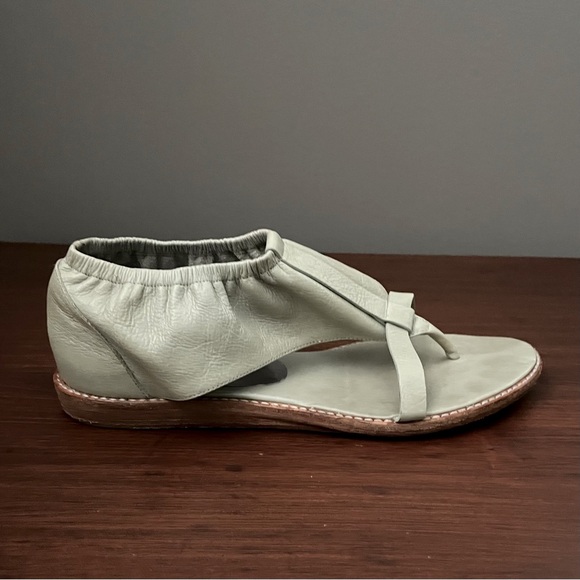 Botkier - Vintage - Ruffle Thongs from Early Collection - Size 9 - Picture 3 of 11